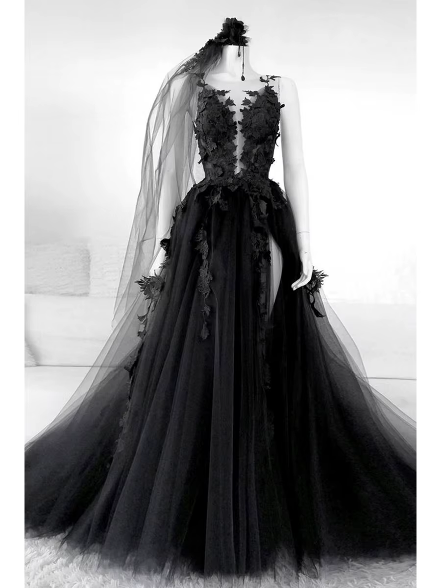 Robe de mariée noire col en V en dentelle sans manches longueur ras du sol sexy dos nu simple avec appliques en tulle pour la plage avec traîne courte