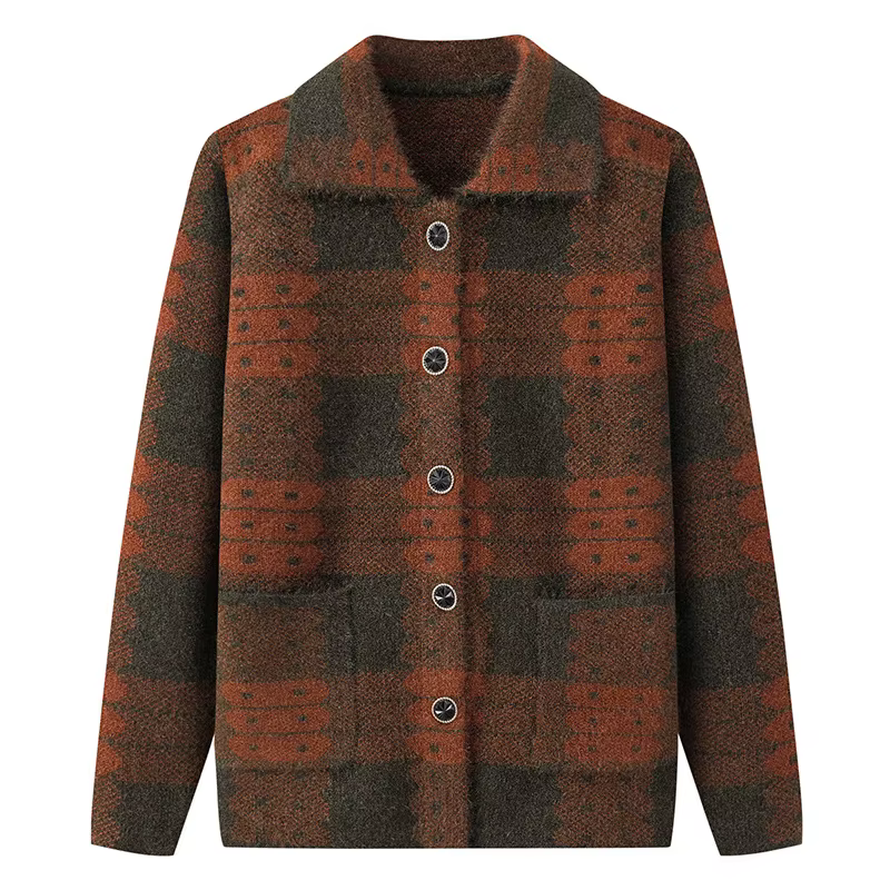 Cardigan en laine à carreaux pour femmes d'âge moyen