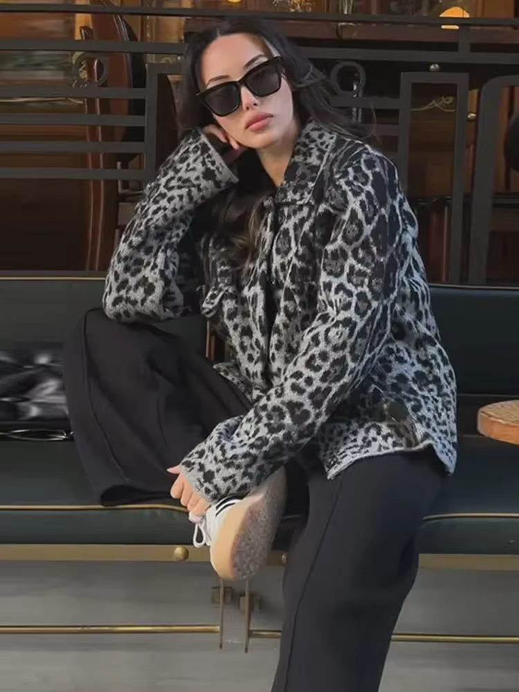Cardigan en tricot pelucheux imprimé léopard pour femme