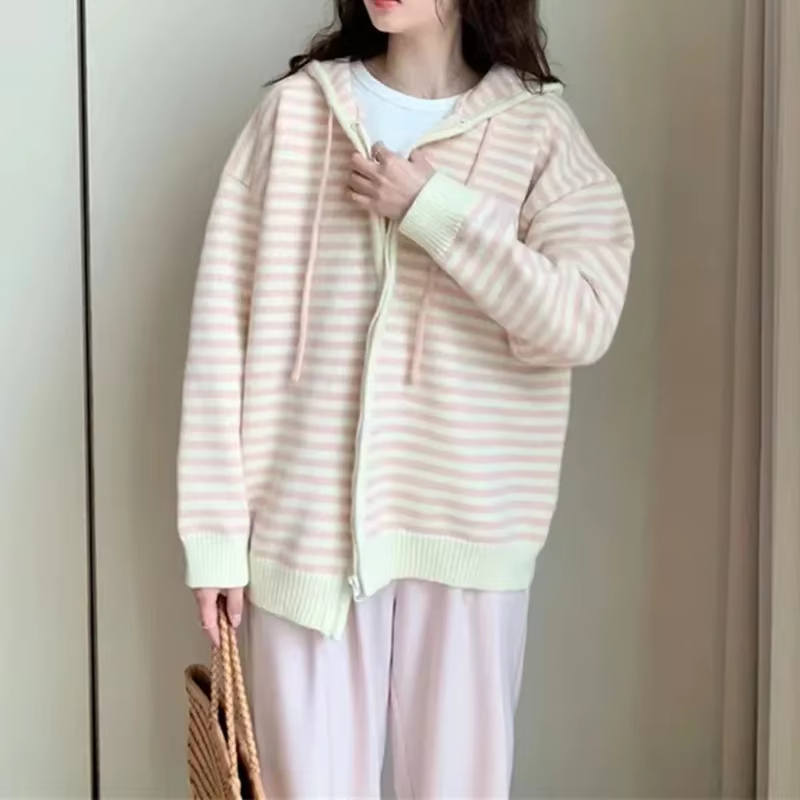Cardigan en tricot rayé