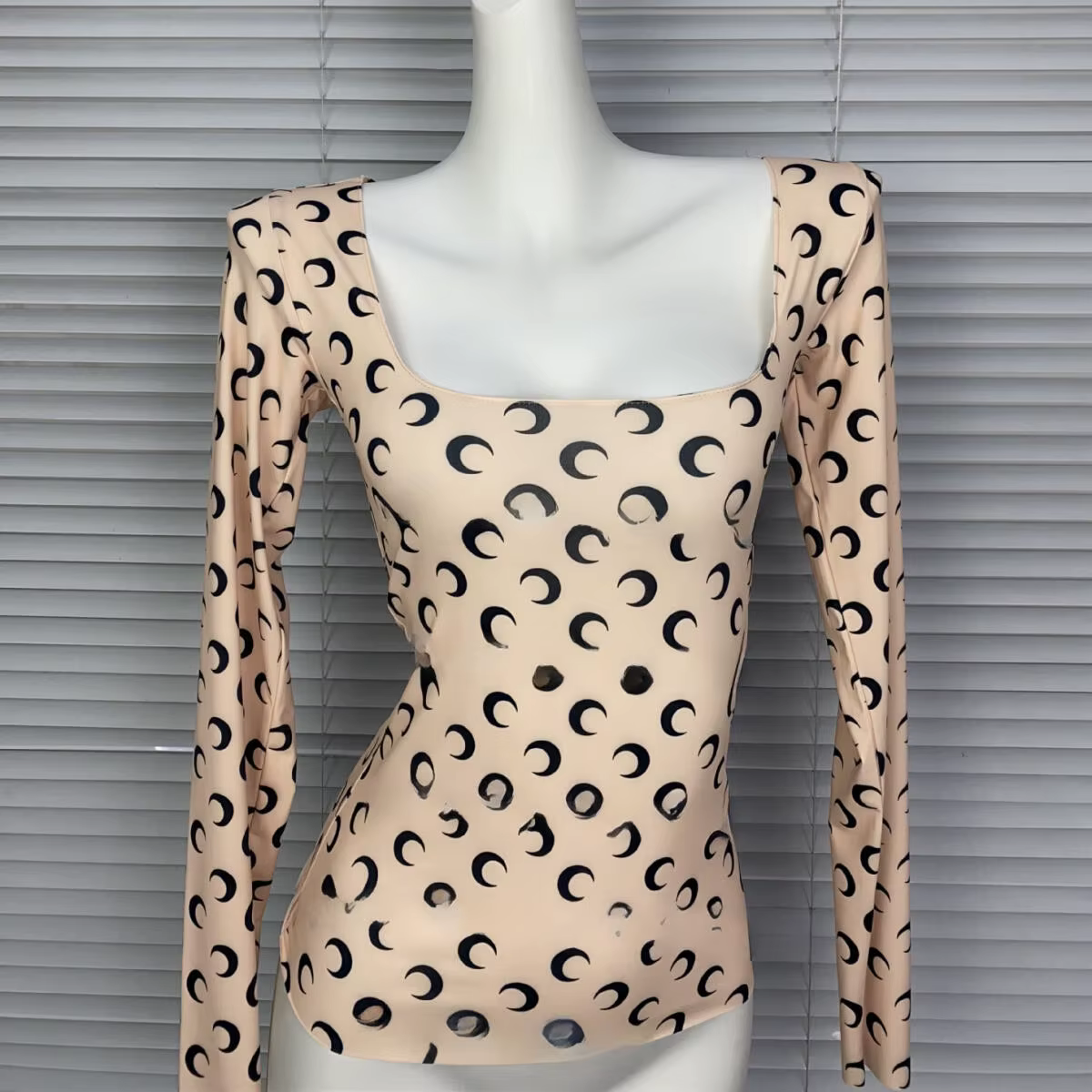 T-shirt à col carré imprimé lune pour femme, mode européenne et américaine, décontracté d'été, à manches longues, coupe ajustée, élastique et polyvalent