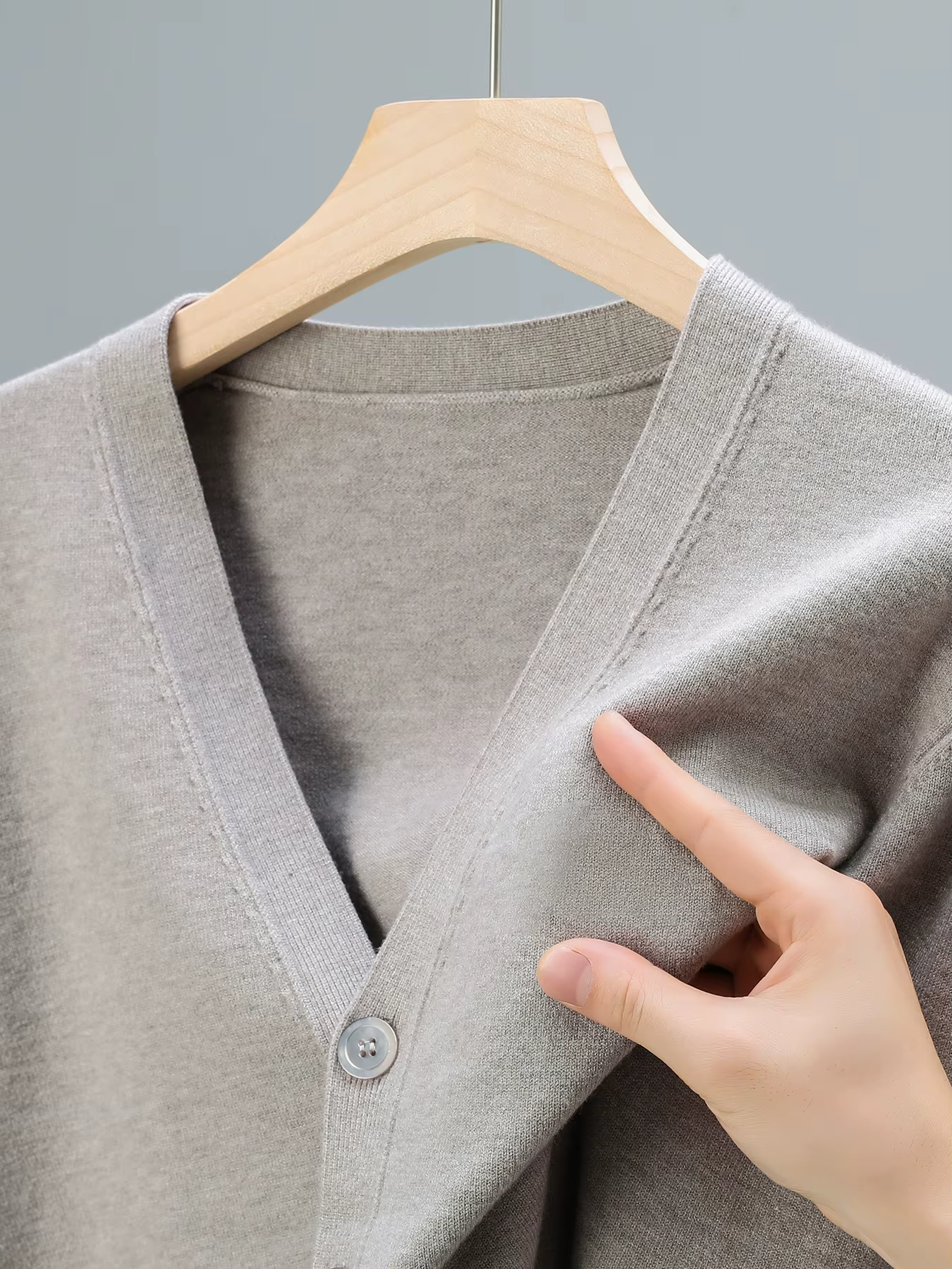 Cardigan Classique Tricoté pour Homme – Printemps/Automne – Couleur Unie avec Boutons – Idéal pour Tenues Décontractées ou Professionnelles – Haut Élégant