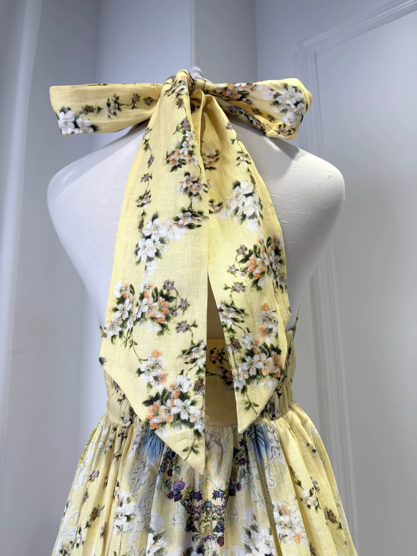 Robe Courte Femme en Lin Brodé Floral