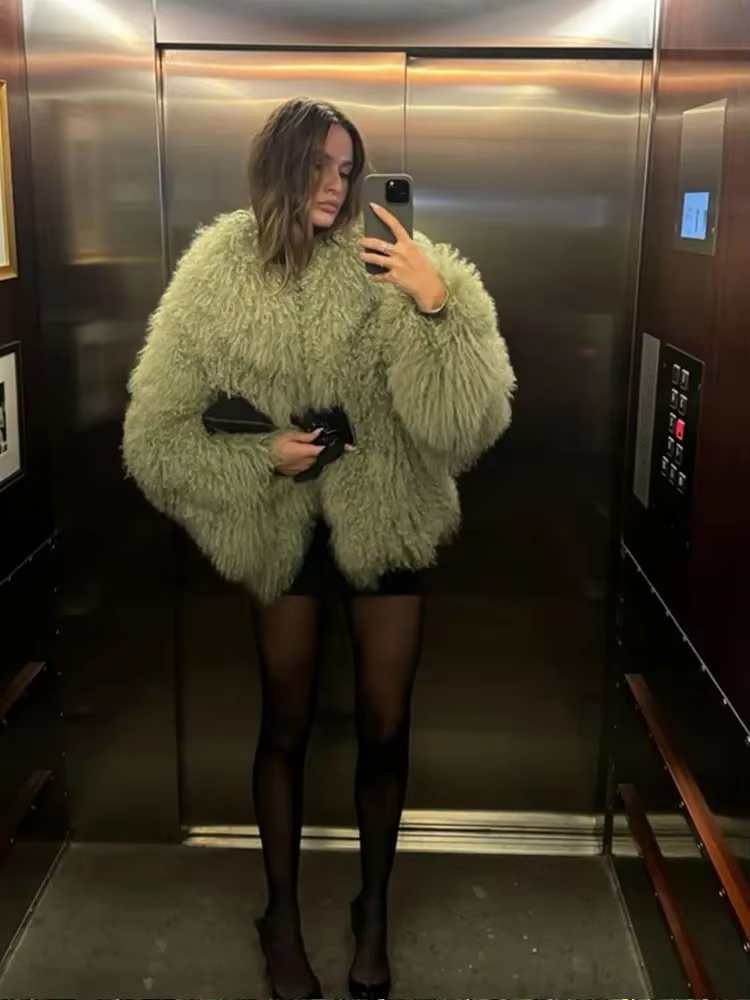Manteau en fausse fourrure à revers vert pour femme